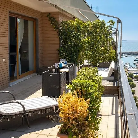 Mareluna Penthouse - Luxury *